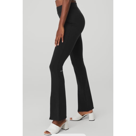 Alo Yoga Leggings Airbrush 7/8 High Waist Flutter in Black NWT Small - Picture 3 of 12